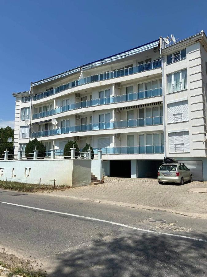 Aqua Blue Apartment Pestani Exterior photo